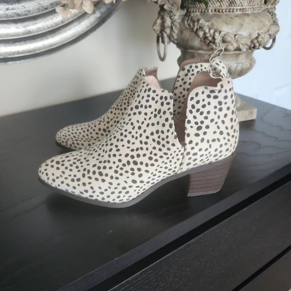 Journee Collection Black and Cream Ankle Booties